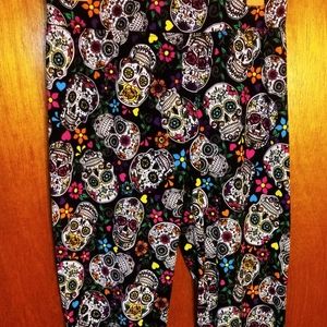 🍷3 for $12🍷SKULLS & FLOWERS RUNWAY READY PANTS